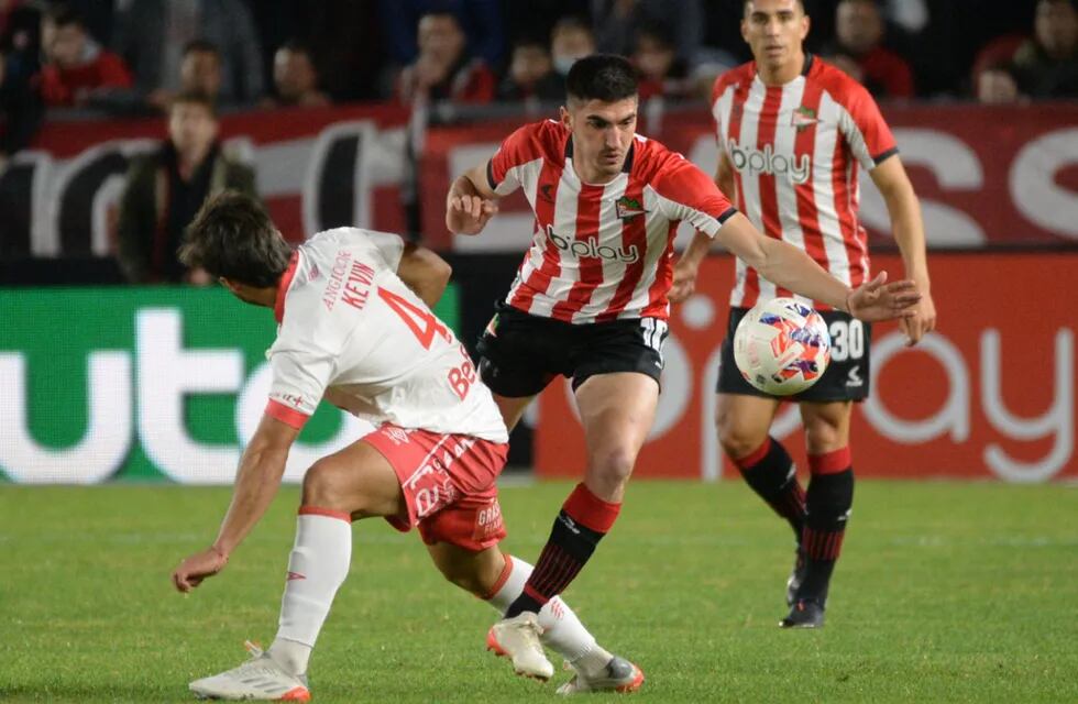 Estudiantes y Argentinos definen por penales el pase a la semifinal de la Copa de la Liga Profesional.