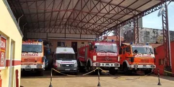Un vehículo se incendió en la zona de la Costanera de Puerto Iguazú