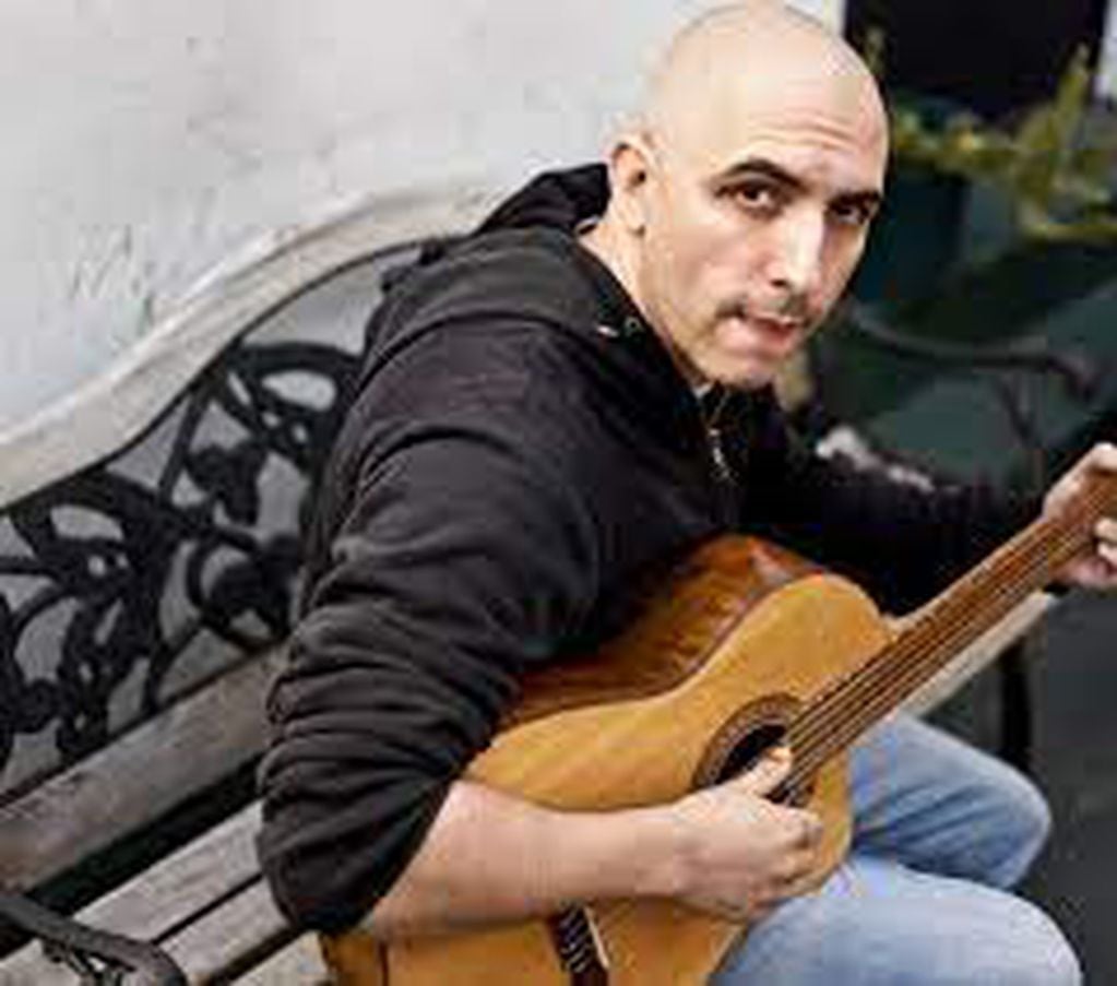 Gaspar Benegas, hijo de María José Cantilo y guitarrista del Indio Solari.
