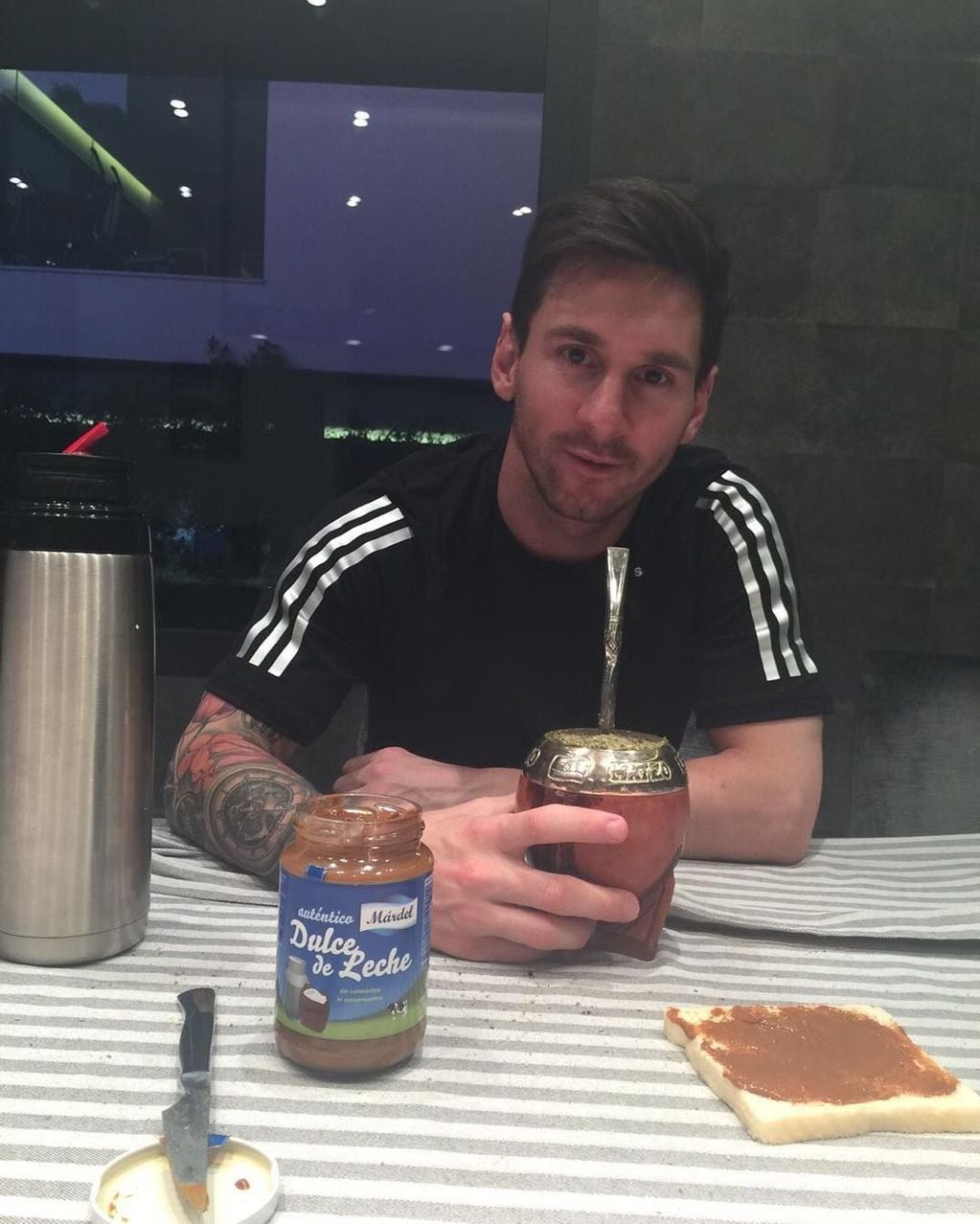 La imagen de Messi comiendo dulce de leche que circula desde 2016.