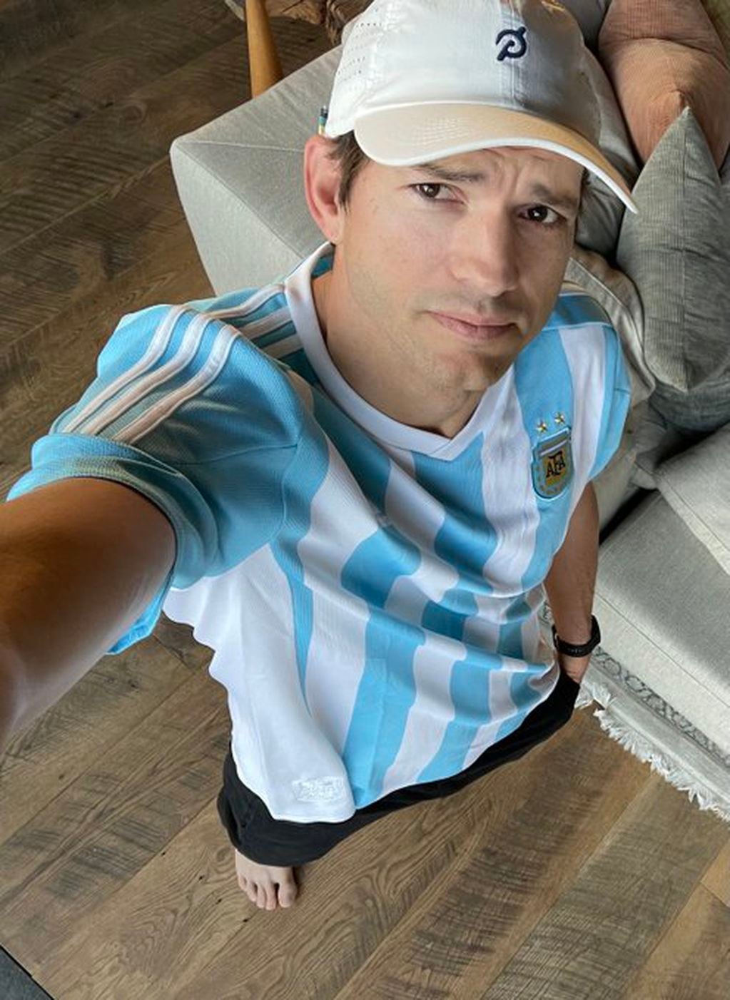 Ashton Kutcher alentando a la Selección Argentina.
