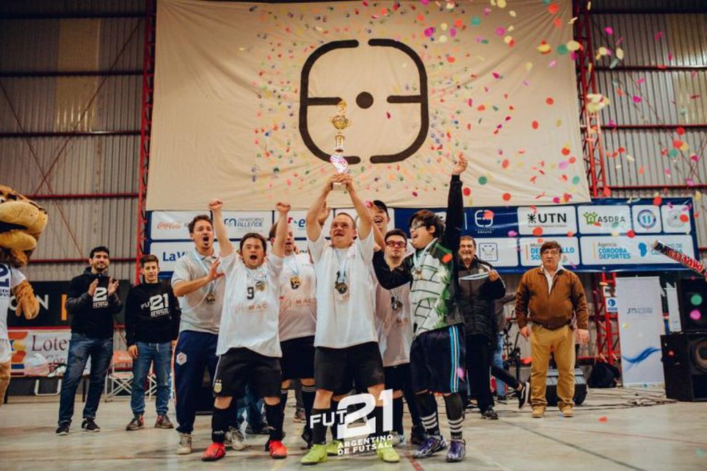 Las mejores imágenes del torneo de Futsal para chicos con Síndrome de Down que se llevó a cabo en Cordoba. (Facebook Fut 21)