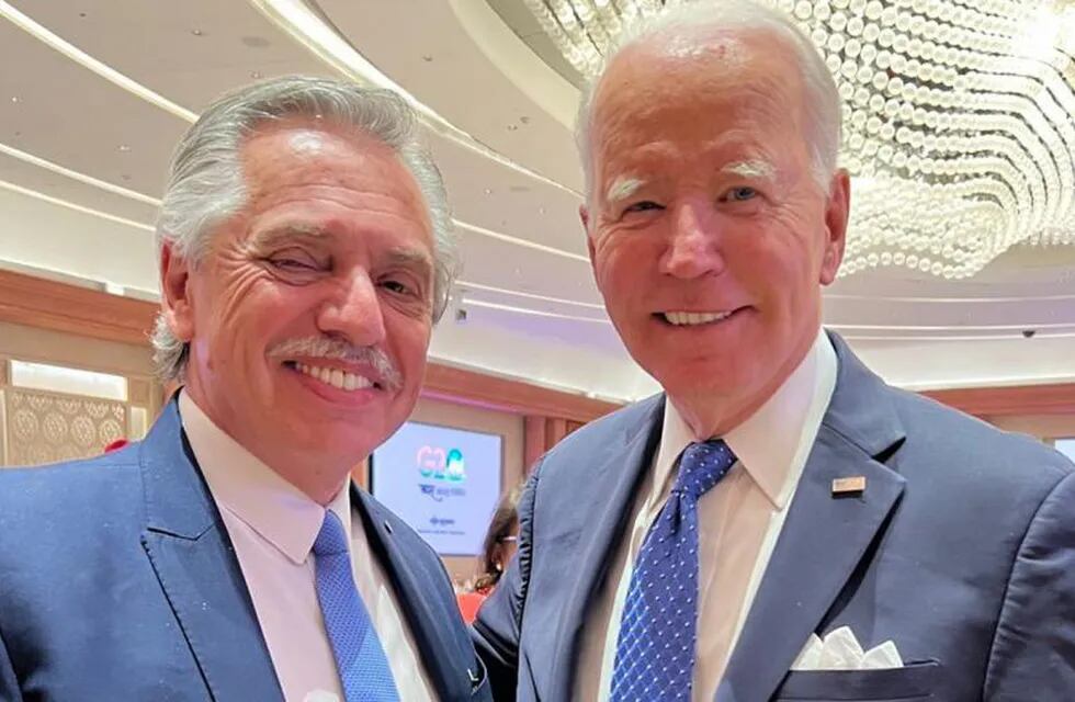 Alberto Fernández, presidente de la Nación, y Joe Biden, presidente de Estados Unidos, dialogaron distendidamente en Nueva Dehli, donde tuvo lugar el G20. Foto: Presidencia