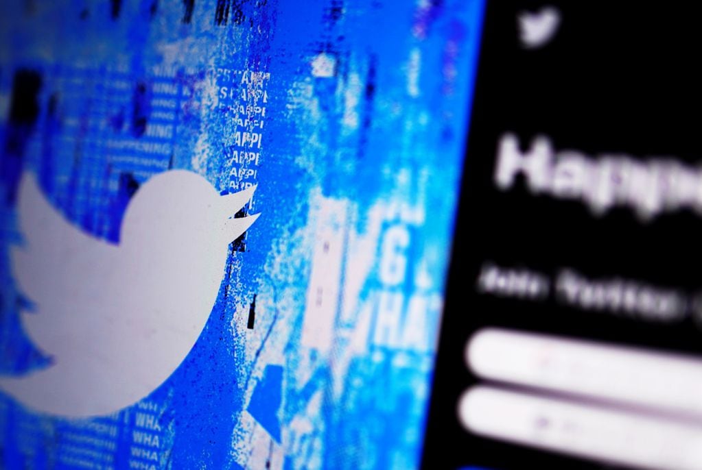 Las acciones de Twitter cayeron cerca del 20% después de la demora en la adquisición de la red social. 