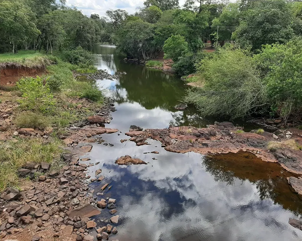 Crisis hídrica en Montecarlo por bajante del arroyo Itácuruzú.