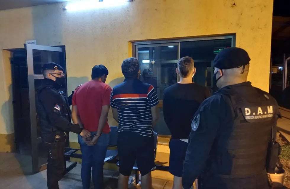 Enfrentamiento entre efectivos policiales derivó en una persecución y posterior detención en Posadas.