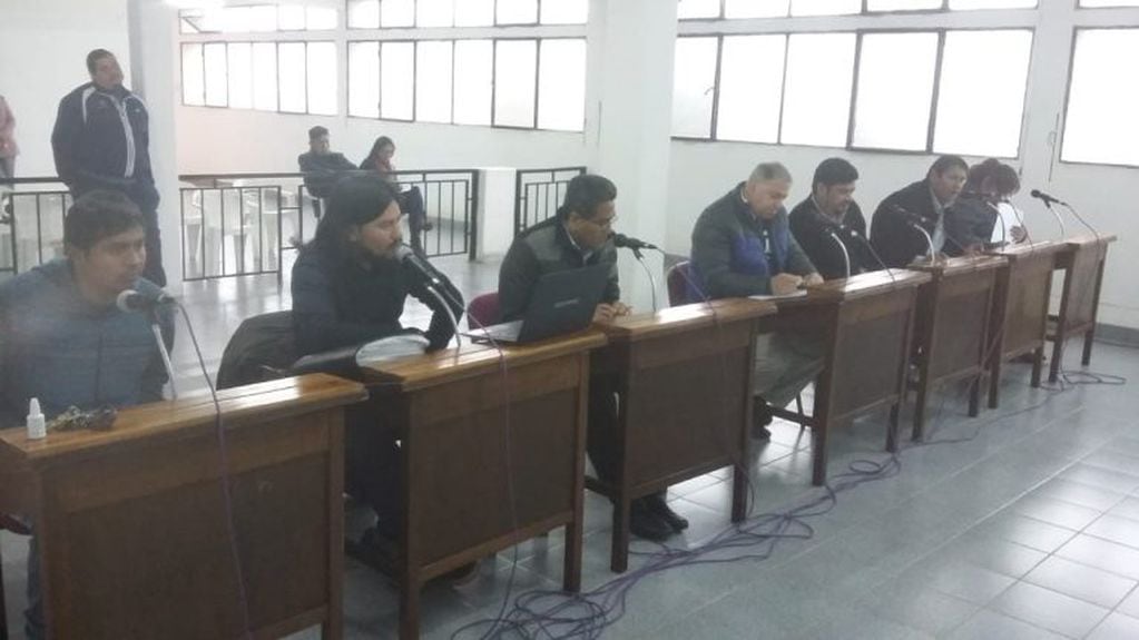 Concejales de Libertador General San Martín votando por unanimidad declaración de interés municipal el sexto juicio de lesa humanidad en Jujuy