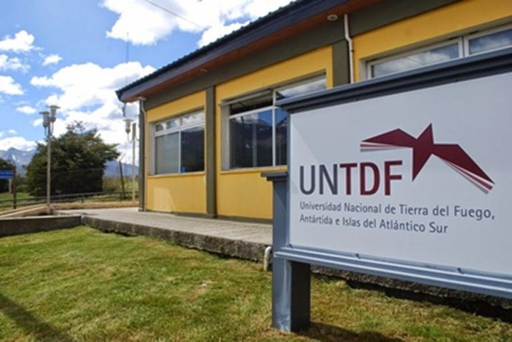 Escuela de Idiomas dentro de la Universidad de Tierra del Fuego