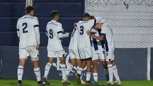 Talleres clasificó a cuartos de final de la Copa Proyección; y Belgrano va por lo mismo.