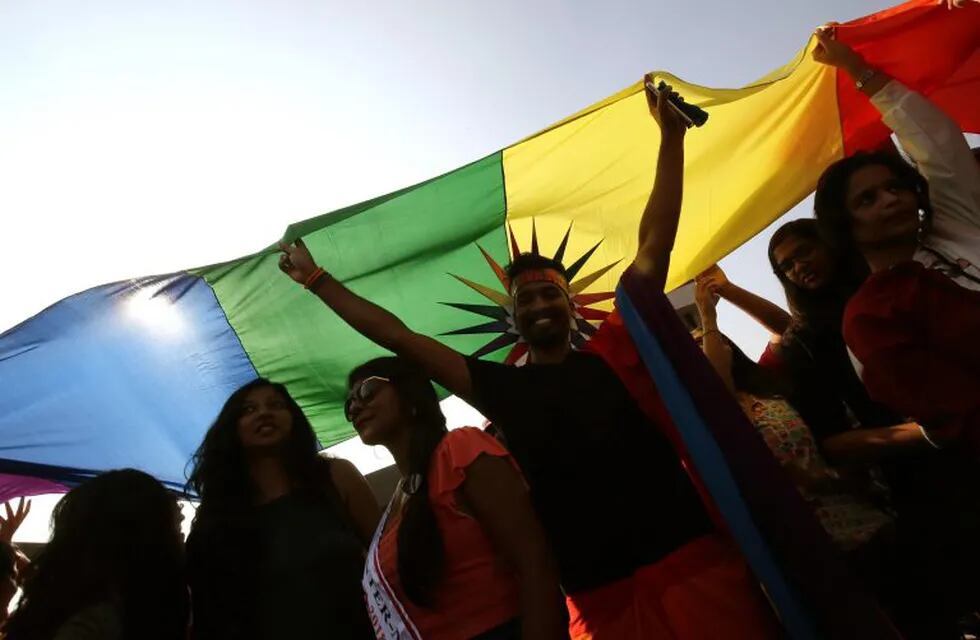 Bangalore (India), 12/09/2018.- Participants of the Lesbian, Gay, Bisexual, and Transgender initiative (LGBT) during the walk in a pride march in Bangalore, India, 09 December 2018. Hundreds of members of sexual miniorites and their supporters waved flags, beat drums and danced to local tunes as they took out the Bengaluru Namma Pride March on the busiest streets in the city and called to end violence and oppression based on gender identity and sexual orientation and to end gender decriminalization. EFE/EPA/JAGADEESH NV