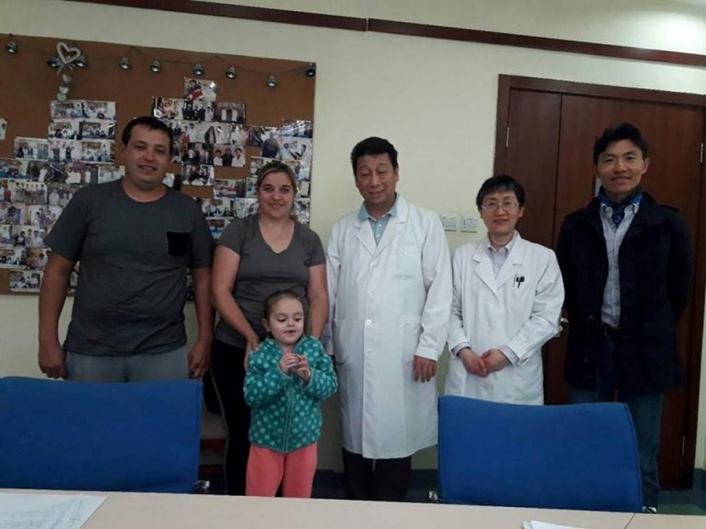 Una nena de Nogoyá se enfrenta al mismo tratamiento de Renzo en China
