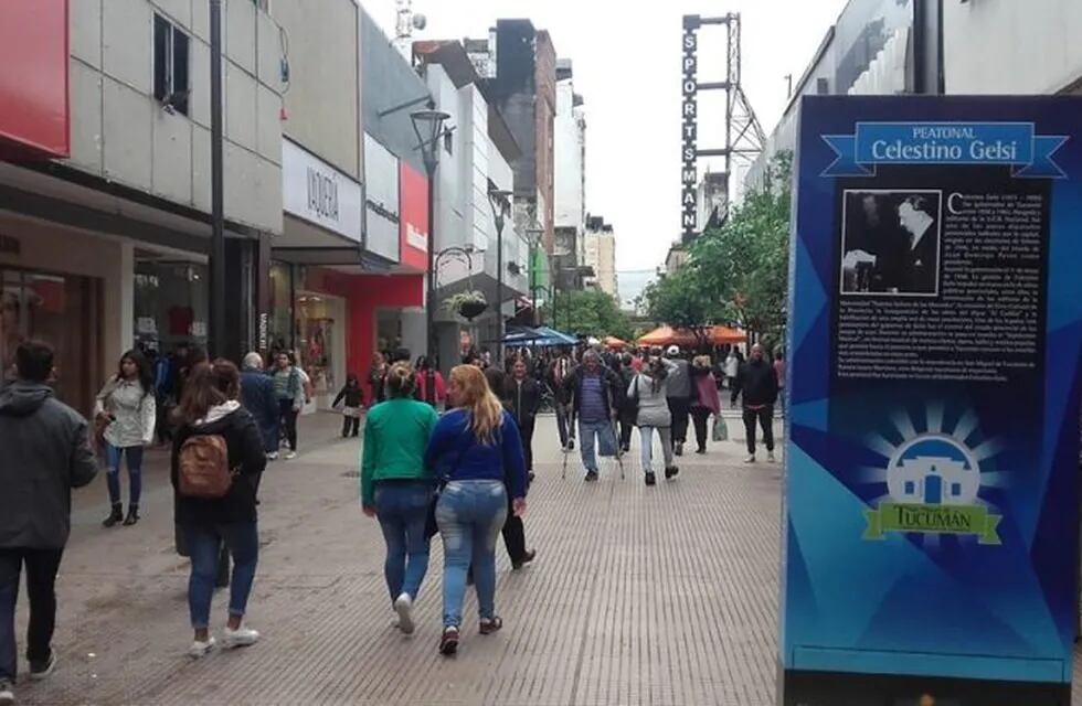 Peatonal Celestino Gelsi (Vía Tucumán)