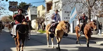 Tradicional desfile cívico militar Punta Alta
