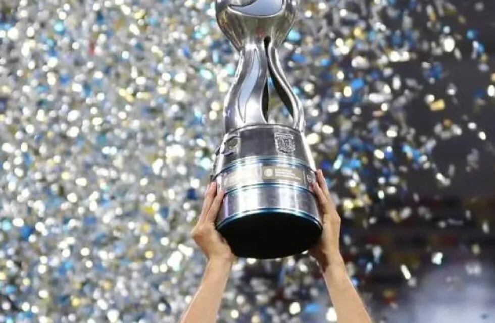 El trofeo de la Copa Argentina será reemplazado por un nuevo diseño que será entregado al equipo campeón consagrado en la final a disputarse en Mendoza.