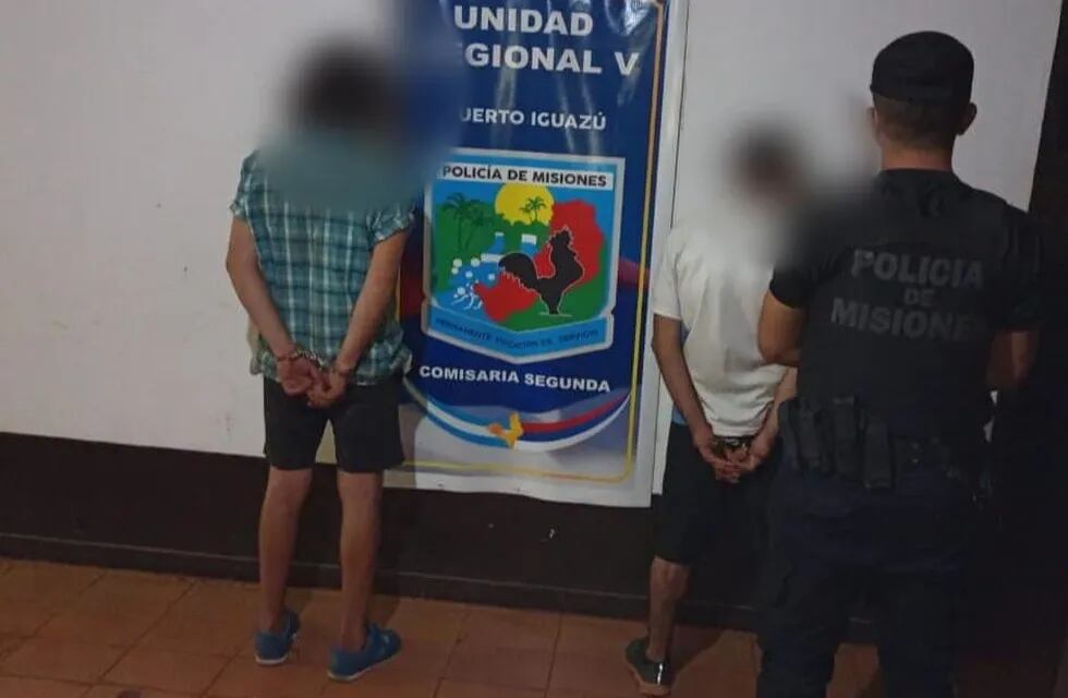 Detienen a dos hombres con dinero en su poder en Puerto Iguazú.