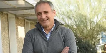 HÉCTOR BALDASSI: Huracán de barrio La France.