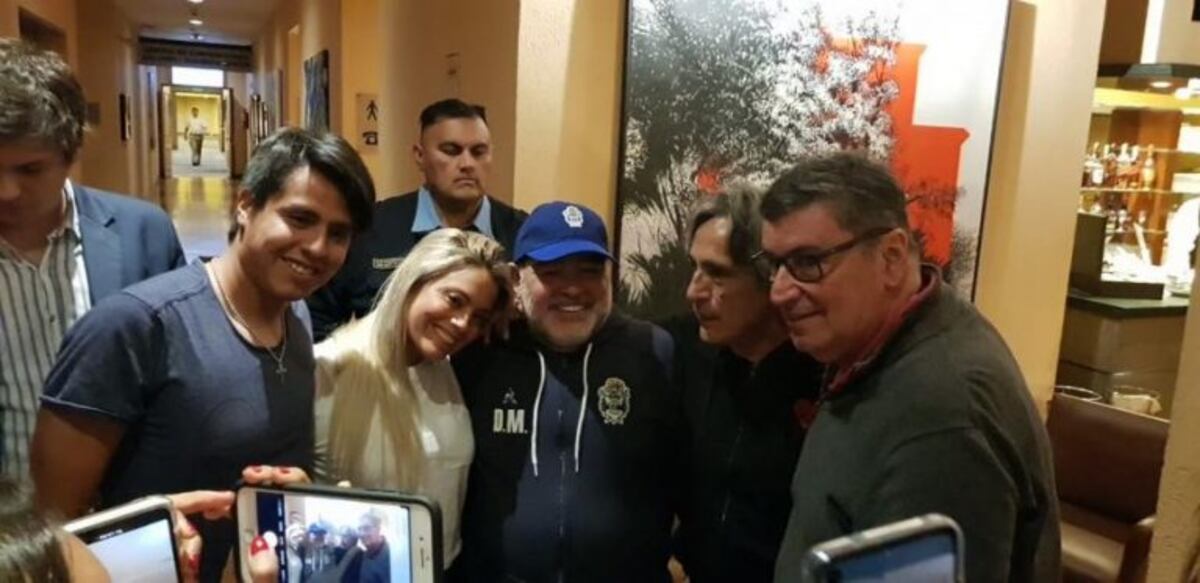 Maradona y los Valencia, el reencuentro