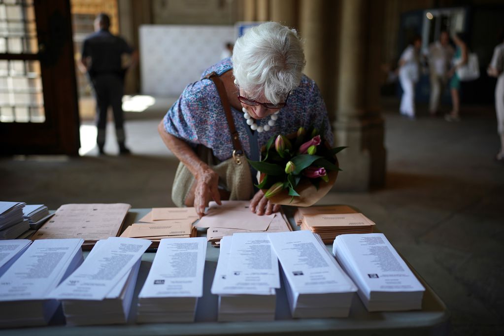Elecciones en España. Una votante, en Barcelona. (AP/Joan Mateu Parra)