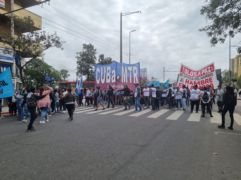 La marcha de Unidad Piquetera afectó este miércoles al centro de Córdoba.