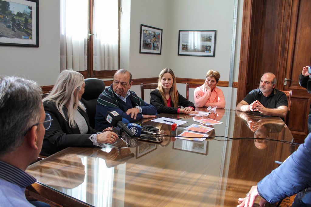 Tres Arroyos: Firma de convenio entre CRESTA y la Universidad Nacional de Córdoba (UNC)