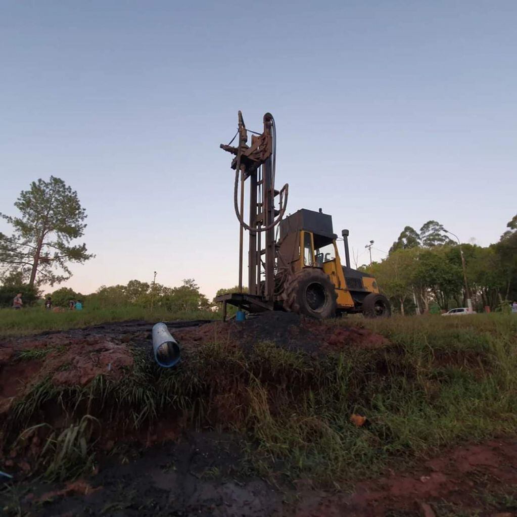 Se encuentra en ejecución la obra de pozo perforado en Eldorado.