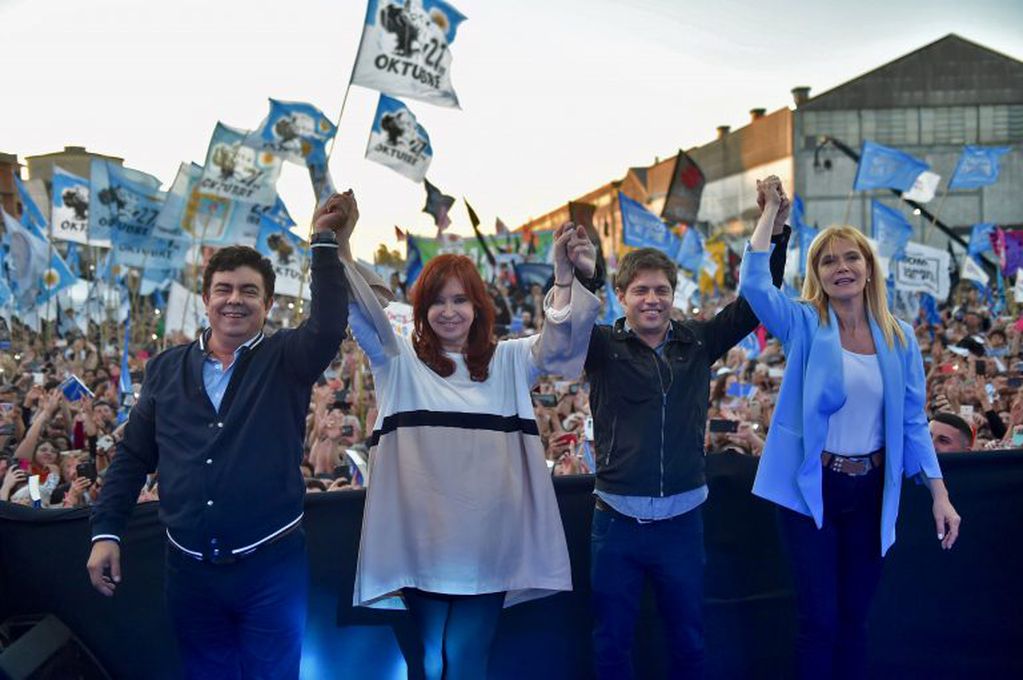 Más de 500 intendentes apoyaron a Cristina Kirchner en la previa de los alegatos finales de la fiscalía. 