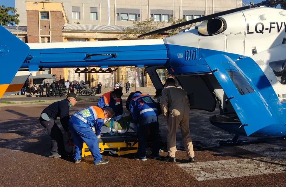 Debieron trasladar al hombre herido en Cacheuta en el helicóptero para trasladarlo al Hospital Central.
