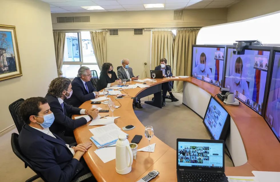 Reunión de Alberto Fernández con gobernadores para analizar la situación sanitaria por el avance del Covid-19. (Presidencia)