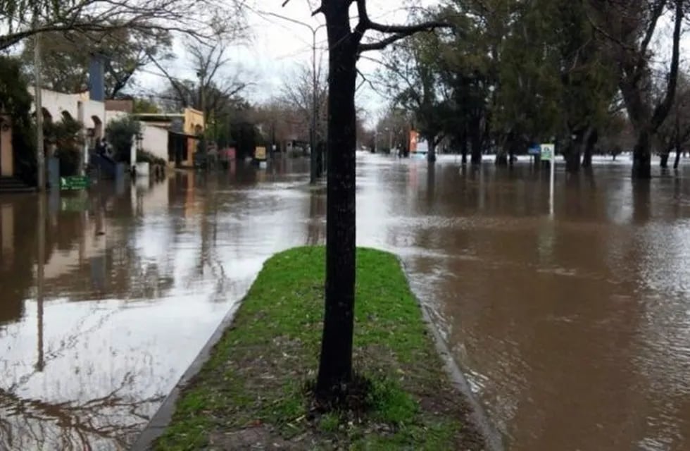 La lluvia causó inundaciones en algunas zonas de La Plata