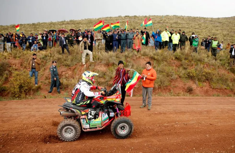 Evo recibió a los corredores del Dakar.