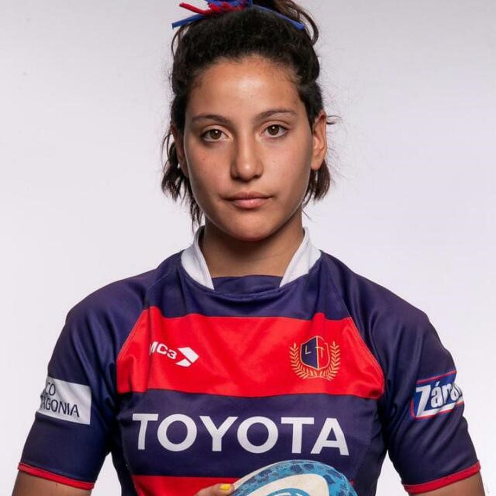 Victoria Brito con la camiseta de La Tablada, su club donde juega al rugby.