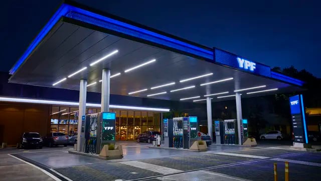 Estaciones YPF y tiendas Full renovadas