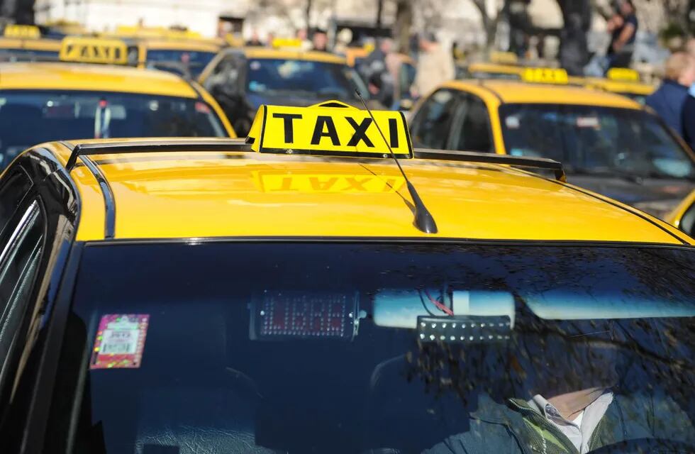 Taxistas ven con reparos el nuevo sistema de fotomultas y piden revisiones