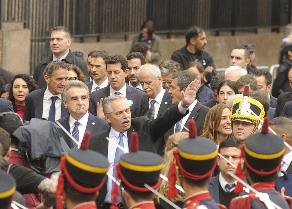 El presidente Alberto Fernández acompañado por parte de su Gabinete en su último Tedeum.