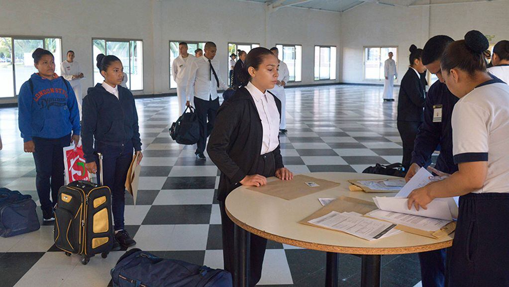 Puerto Belgrano: casi 700 jóvenes iniciaron el PSP en la Escuela de Suboficiales