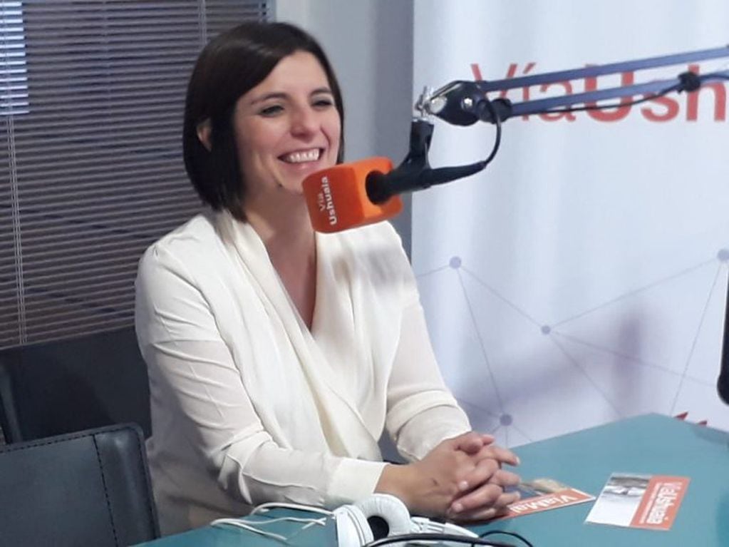 Angelina Carrasco en Via Ushuaia Radio