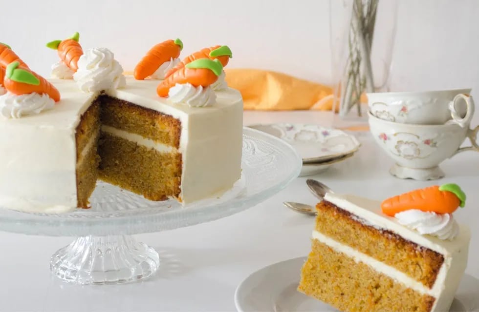 La carrot cake vegana lleva leche de almendras u otra leche vegetal.