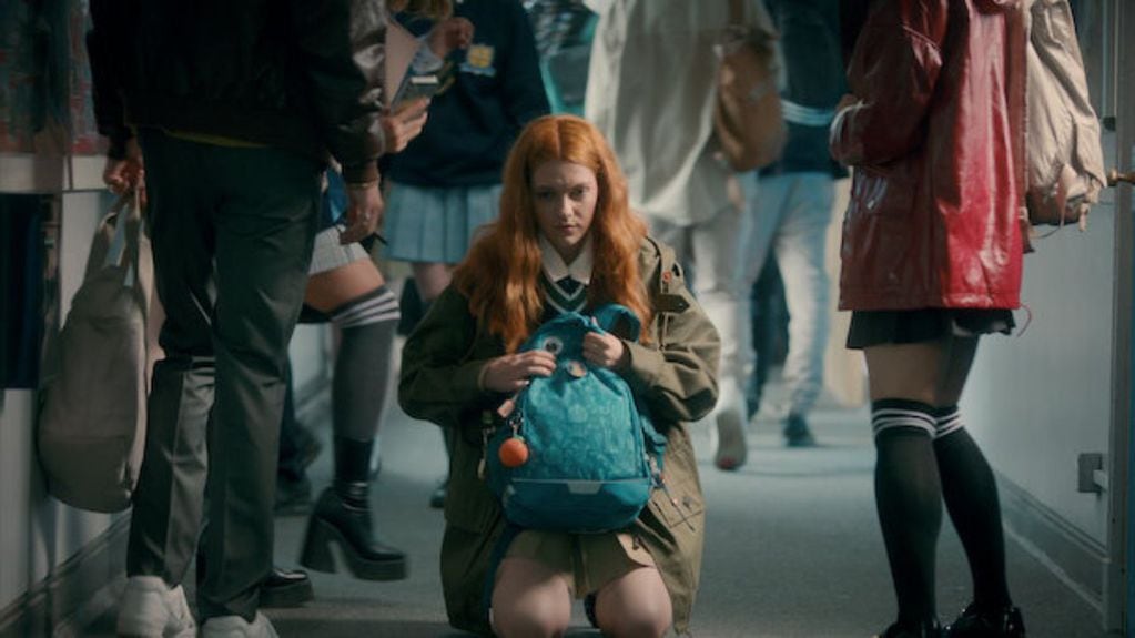 Dónde ver Geek Girl, la serie juvenil británica que  ya es un exitaso en Argentina