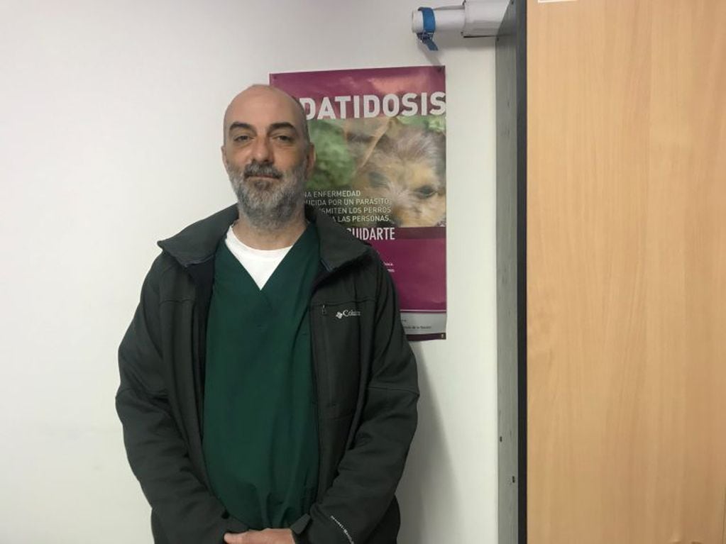 Director Juan Manuel Alberti de zoonosis de la ciudad de Tolhuin, Tierra del Fuego