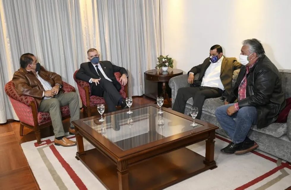 Caso Espinoza: Jaldo se reunió con el intendente de Simoca. (Legislatura de Tucumán)