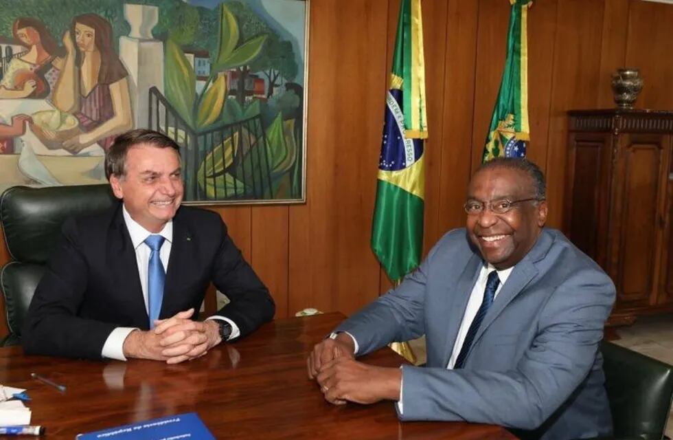 El ministro de Educación de Bolsonaro renunció por mentir sobre un presunto título de la UNR (Twitter)