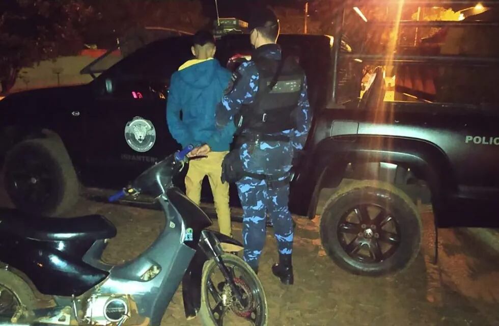 Recuperan moto robada en barrio Nuevo Iguazú. Policía de Misiones
