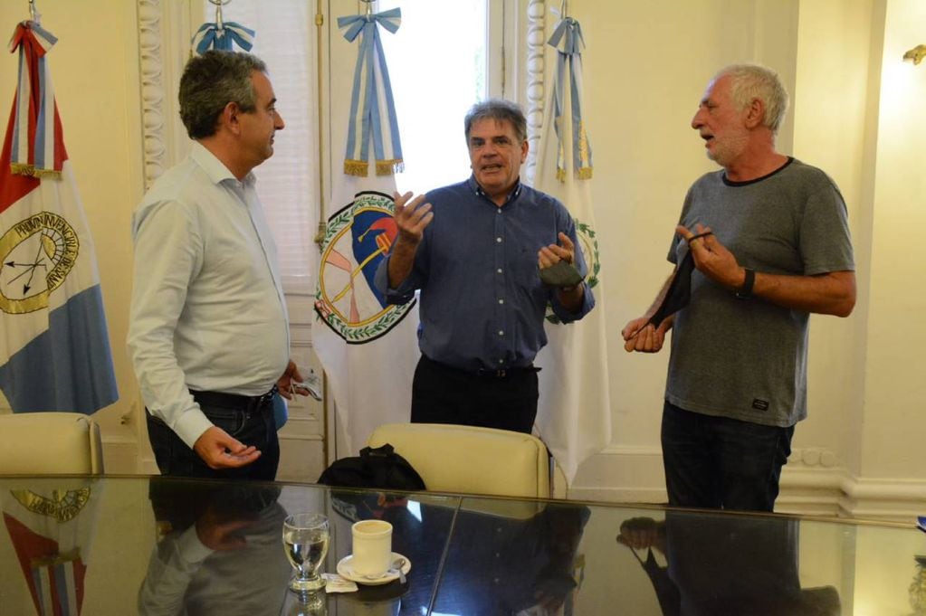 Llonch comenzó a delinar las actividades por el 40 aniversario junto al intendente Pablo Javkin y a Rubén Rada.