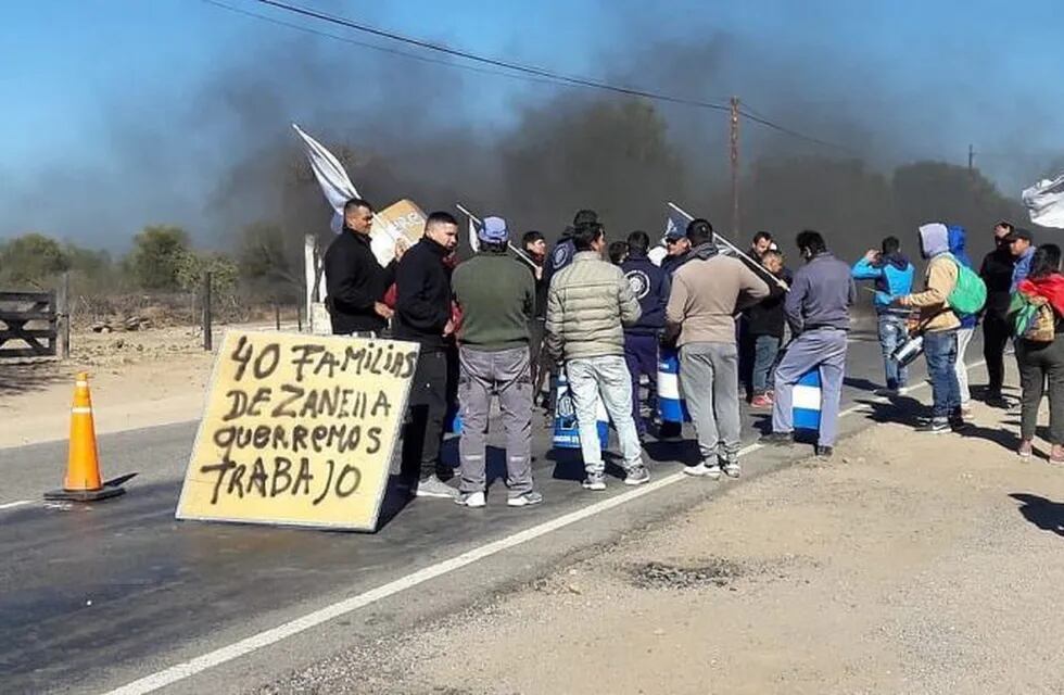 Cortan la ruta empleados de Zanella en San Luis.