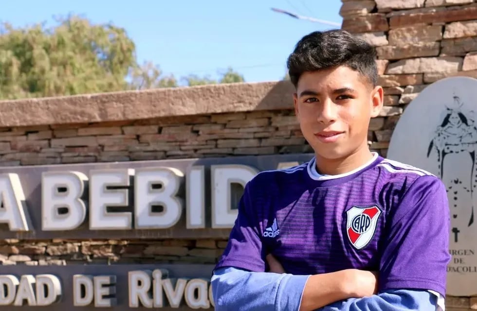 Emiliano Quevedo nacido en Rivadavia, San Juan, la rompe en River Plate y fue convocado por Pablo Aimar para integrar el Sub15 de Argentina.