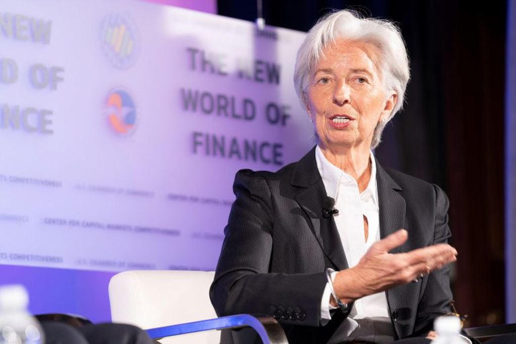 La directora gerente del Fondo Monetario Internacional (FMI), Christine Lagarde, interviene durante una conferencia celebrada este martes en la Cámara de Comercio de Estados Unidos, en Washington.. EFE/ Stephen Jaffe