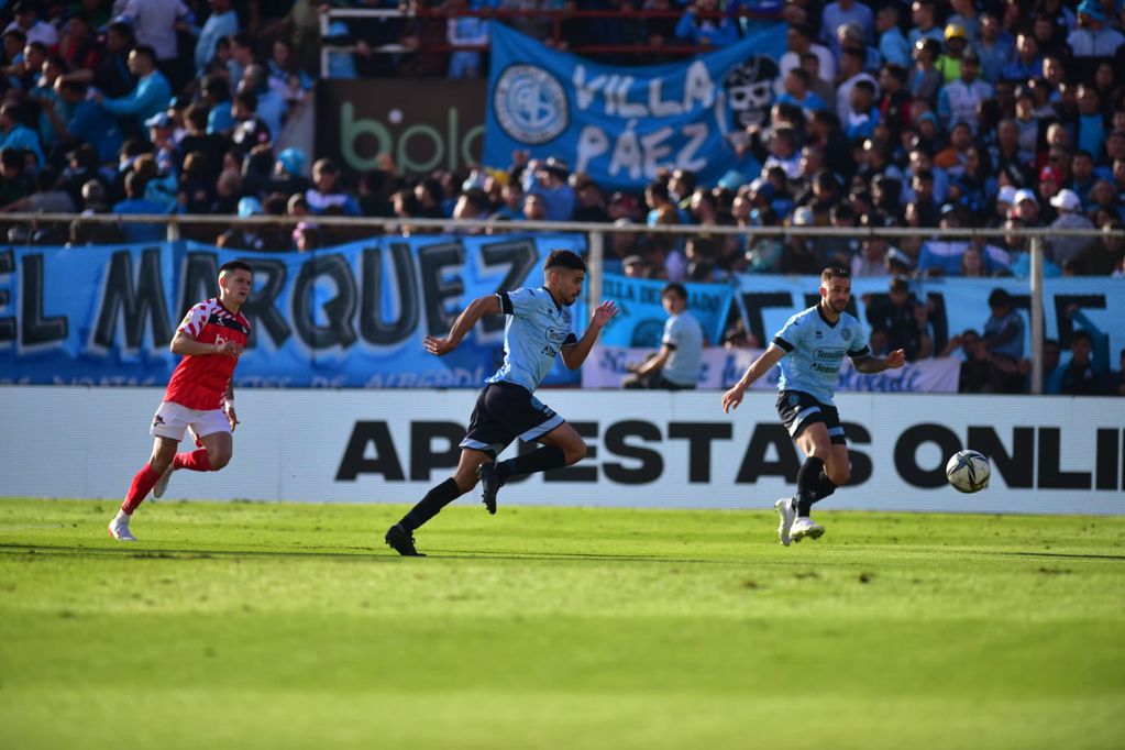Belgrano en el partido ante Estudiantes de La Plata por 16avos de Copa Argentina, en Santa Fe. (Nicolás Bravo / La Voz).