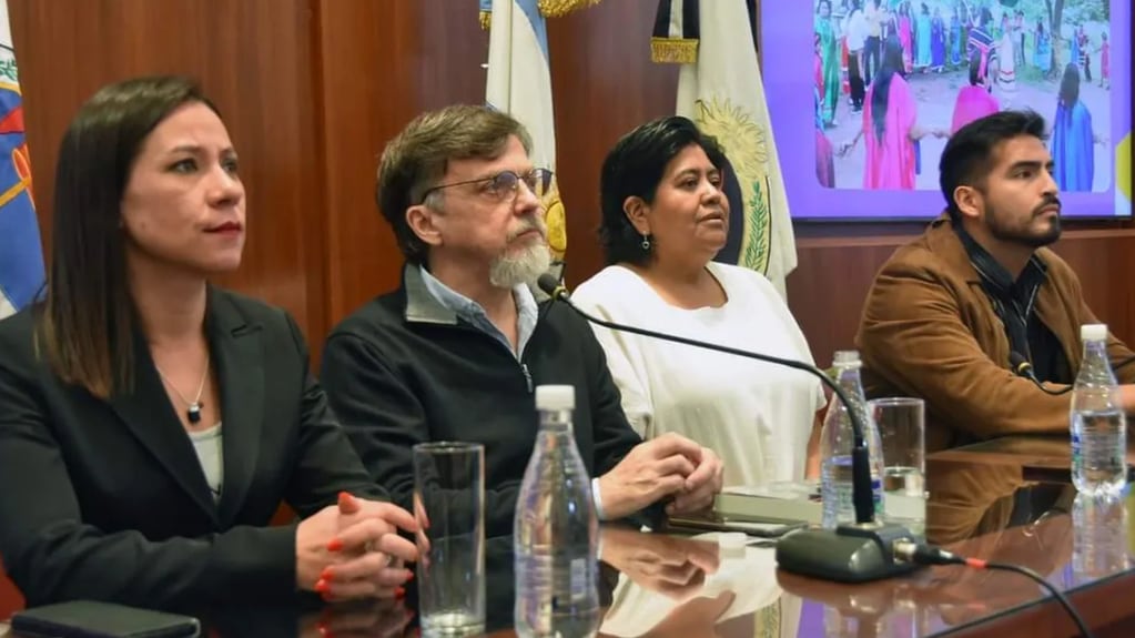 Malena Amerise, Alejandro Marmoni, Natalia Sarapura y Martín Plaza, las autoridades que presidieron la presentación del Compendio de Derecho Indígena en Jujuy.