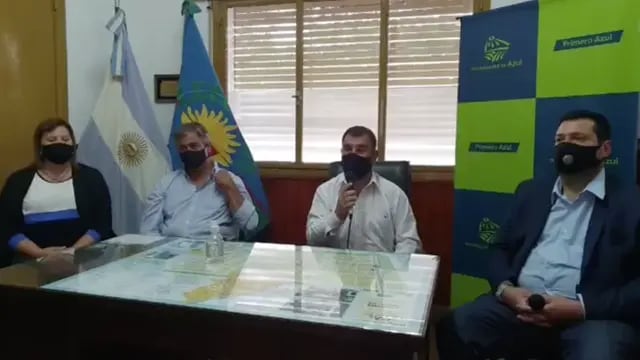 Conferencia de prensa en Cacharí