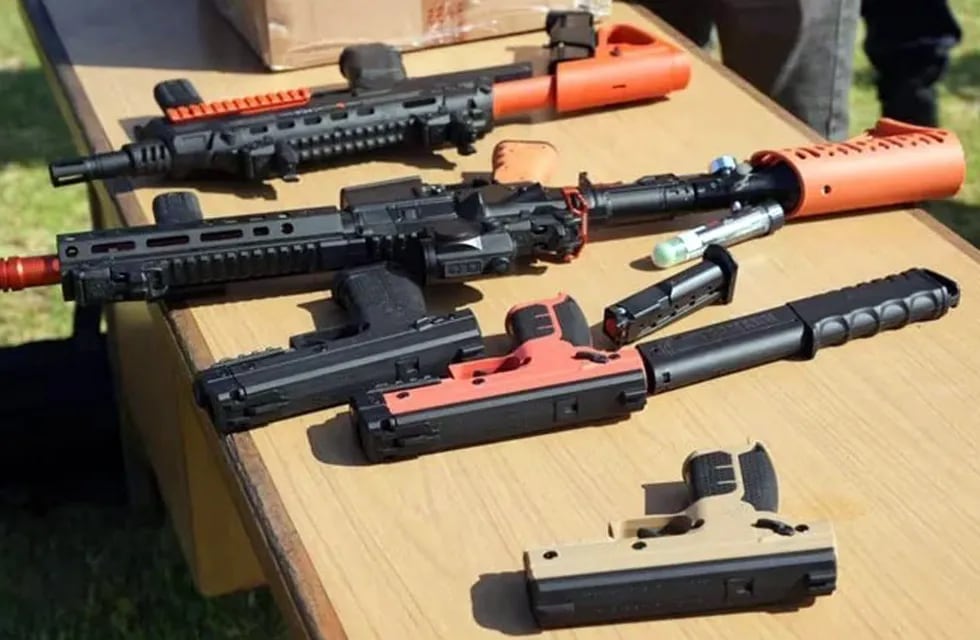 La Policía de Córdoba incorporará nuevas armas no letales, con gas pimienta, a su equipamiento.